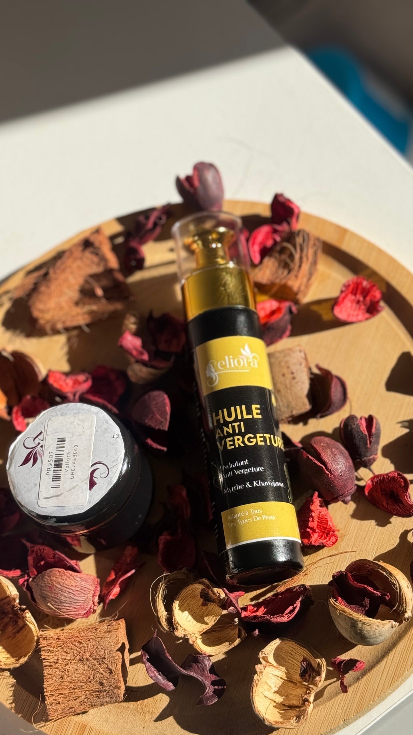 الزيت العلاجية الفاخرة للخطوط الحمراء